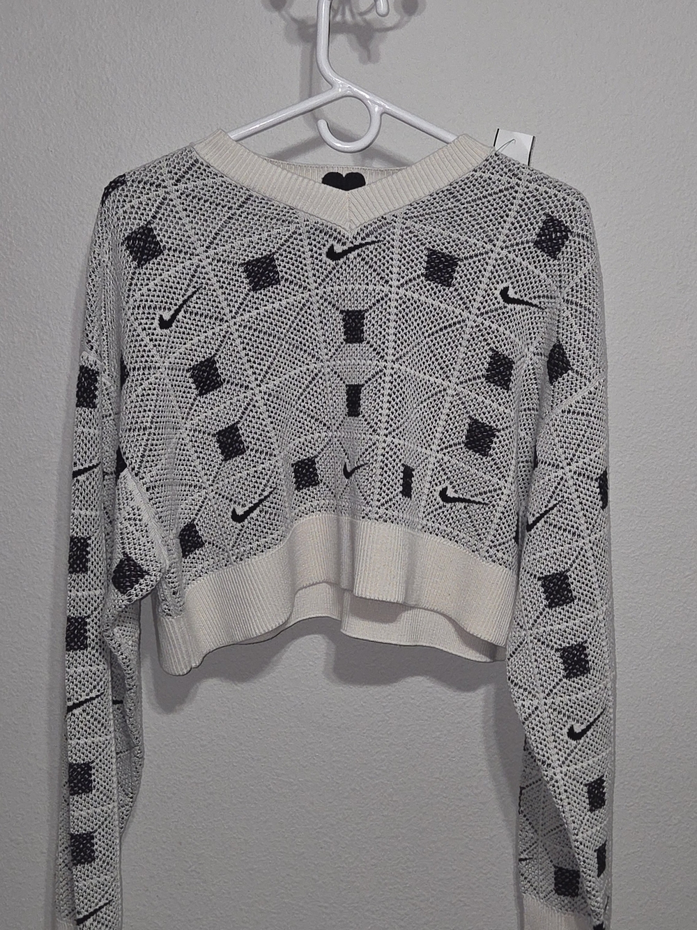 Nike NAOMI OSAKA Women’s Black & White  Knit Cropped Sweater